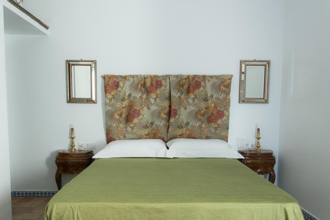 Casa Senorial Con Piscina. Casa Donna Isabel Guest House Penaflor Exterior photo
